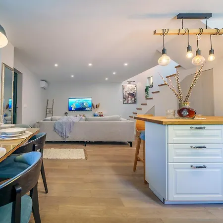 New! Authentic Stone Hideaway With Private Jacuzzi And Panoramic Sea View *